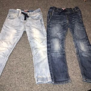 2 pairs of Levi denizen jeans size 6.
